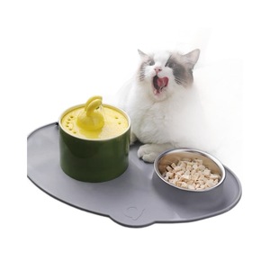 เครื่องให้น้ำสัตว์เลี้ยงเซรามิกทรงกระต่ายสำหรับแมว พร้อมหัวจ่ายน้ำไหลเวียนและดีไซน์หมุนเวียน ถอดประกอบได้ ใช้พลังงานจากแบตเตอรี่ - Product Image 5