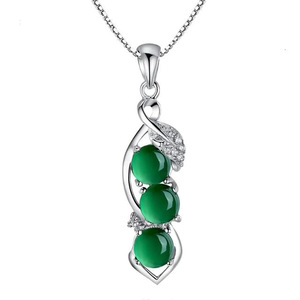Ciondolo in Giada Verde Argento con Accenti di Diamanti, Collana Classica da Donna per Uso Quotidiano - Product Image 1