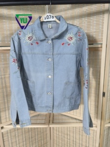Giacche <span class=keywords><strong>in</strong></span> Denim Usate da Uomo e Donna, Cappotti con Bottoni, Abbigliamento Misto di Tendenza, <span class=keywords><strong>Vestiti</strong></span> Usati Invernali <span class=keywords><strong>in</strong></span> Balle - Vendita all'Ingrosso - Product Image 3