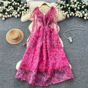 Vestido estampado de lujo, vestido estampado en la cintura con lazo, vestido acampanado de malla de gasa con detalles de diseño y dobladillo acampanado - Product Image 1