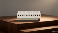 Actionneur de commutation KNX 12 voies 230V AC, montage sur rail DIN, protection IP20, capacité de coupure 10A pour la domotique et l'automatisation des bâtiments