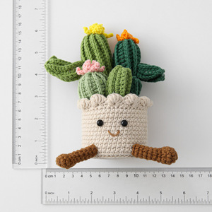 Cactus mignon au crochet, peluche amigurumi végétale faite à la main, cadeaux d'anniversaire uniques et amusants pour hommes et femmes, pour la décoration de bureau - Product Image 5