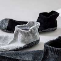 Vente en gros de chaussettes de basket-ball respirantes en maille de haute qualité avec coussin de compression athlétique et logo personnalisé chaussettes de course à pied pour le sport