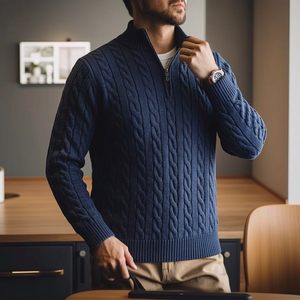 Maglione Invernale da Uomo Personalizzato OEM, 100% <span class=keywords><strong>Cotone</strong></span> 220g, con Zip, Lavorazione a Maglia Intrecciata, Caldo e Lussuoso, Stile Old Money, Collo Alto a Lupetto - Product Image 4