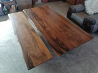 Prix d'usine Plateau de table en noyer colombien massif à bord naturel, Dalle de bois pour comptoirs et plans de travail, Table de bureau et de salle à manger en bois naturel