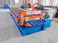 Formeuse de rouleaux de bobines d'acier PPGI de 1200 mm à commande PLC avec moteur et pompe pour la fabrication de tôles de toiture et d'acier coloré
