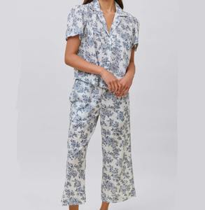 Ensemble de pyjama pour femmes, imprimé personnalisé, tendance, chic, confortable, manches courtes <span class=keywords><strong>et</strong></span> pantalon, vêtements de nuit doux <span class=keywords><strong>et</strong></span> respirants, vêtements de nuit pour femmes - Product Image 1