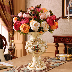 Decoración de porcelana de estilo europeo, jarrón de mesa amarillo marfil pintado a mano - Product Image 2