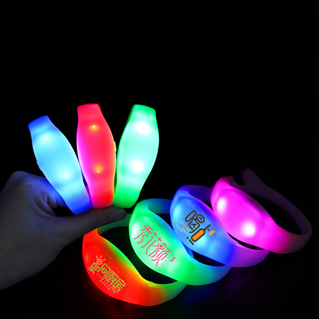 Hot Selling Remote Controllable Silicone LED Wristband 15 Colors Battery Operated for Concert Christmas Easter Cheering Props