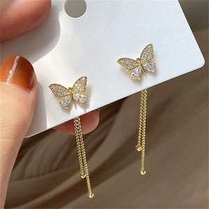 Orecchini a perno con nappa a farfalla, eleganti gioielli a catena lunga per donna, da indossare tutti i giorni, per feste, idea regalo - Product Image 1