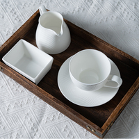 Service de vaisselle en porcelaine fine de luxe, assiettes en porcelaine fine, vaisselle en porcelaine fine embossée pour mariage et hôtel