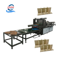 Machine automatique d'assemblage de cartons, machine à rainurer les cloisons en carton ondulé