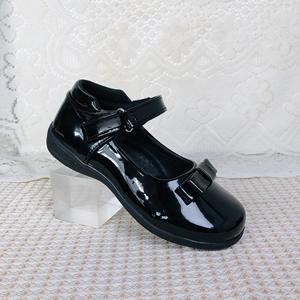 <span class=keywords><strong>รอง</strong></span>เท้า<span class=keywords><strong>เด็ก</strong></span>ผู้หญิงปี 2026 หนังแก้วสีดำแบบแมรี่เจน ประดับโบว์ สายรัดปรับได้ ส้นเตี้ย สำหรับงานปาร์ตี้ งานแต่งงาน <span class=keywords><strong>รอง</strong></span>เท้าสั่งทำจำนวนมาก - Product Image 3