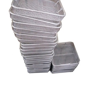 Paniers de rangement industriels modernes en acier inoxydable avec poignées – Paniers en treillis métallique de diverses formes, durables, écologiques et personnalisables - Product Image 1