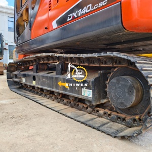 Excavatrice d'occasion de haute qualité Dx140 à vendre, d'origine coréenne, hydraulique sur chenilles, DOOSAN Dx140 à vendre, rouge, bon état - Product Image 4