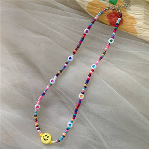 Venta caliente hecho a mano colorido semilla cuentas gargantilla lindo corazón sonrisa cara cuentas encanto collares para niñas - Product Image 6