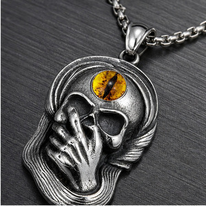 Yunnique – collier tête de mort Evil Eye en acier inoxydable, pendentif unisexe, bijoux, cadeau pour hommes et femmes, design géométrique, serti de pierres - Product Image 2