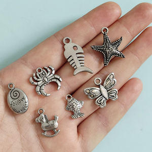 Pendentif en alliage rétro suspendu Charms DIY Making Fit Bracelet Collier Collier Porte-clés Sac à main <span class=keywords><strong>Bijoux</strong></span> <span class=keywords><strong>pour</strong></span> femmes enfants Cadeau <span class=keywords><strong>Arbre</strong></span> de vie - Product Image 6