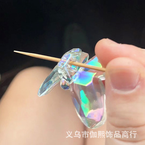 Papillon 3D en acrylique iridescent plaqué UV avec trou au dos, matériau artisanal DIY pour ornement de voiture, décoration de la maison - Product Image 2