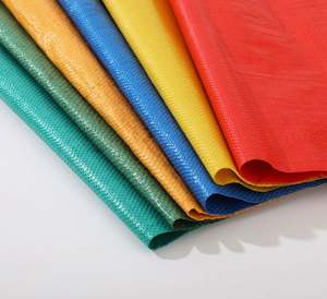 Sacs tissés en PP laminés de couleur, résistants, personnalisés avec logo, en gros, 25/50 kg, taille personnalisée pour la farine et les engrais - Product Image 1