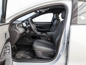 Stock disponible BYD Qin PLUS PHEV, berline hybride rechargeable haut de gamme, quatre portes, cinq places, économie d'énergie - Product Image 6