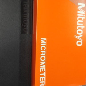Micrómetro Exterior Metálico Mitutoyo Hecho en Japón 102-304 M310-50, Rango 75-100 mm, 0.01 mm, Tipo con Trinquete - Product Image 3