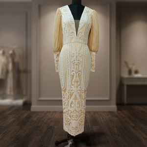 Robe de soirée fantaisie brodée main et perlée pour femme, coupe trapèze, manches longues, avec traîne chapelle, idéale pour mariage - Product Image 2