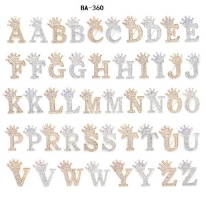 Broches <span class=keywords><strong>et</strong></span> épingles initiales en strass pour femmes pour chapeau sac <span class=keywords><strong>pantalon</strong></span>-Bling A-Z broche initiale en cristal broches avec couronne 26 lettres - Product Image 6