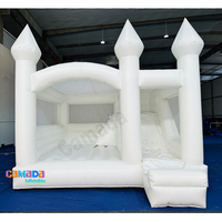 Château gonflable blanc 13 x 13 avec toboggan, petit modèle d'extérieur en PVC pour jardin, idéal pour les fêtes, location commerciale