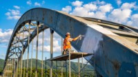 Revêtement liquide acrylique polyuréthane bicomposant Wolong brillant pour une protection longue durée résistante aux intempéries des ponts