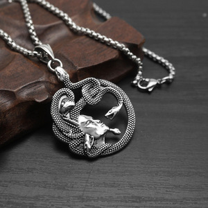 Medusa Gorgon testa di serpente ciondolo greco con oro placcato 18K in acciaio inossidabile collane di gioielli per donne uomo marchio all'ingrosso - Product Image 5
