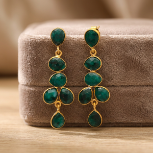 Nouveauté tendance : Boucles d'oreilles pendantes en argent sterling 925 plaqué or 24 carats et rhodium, avec émeraudes teintées - Product Image 3