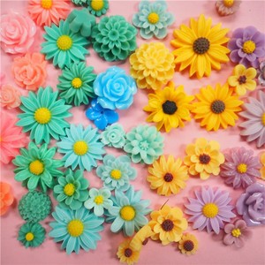 1PC Clip à cheveux et étui pour téléphone en résine de dessin animé Bellis Perennis blanc pour enfants, accessoires de fête imperméables, 5*3.5cm - Product Image 2