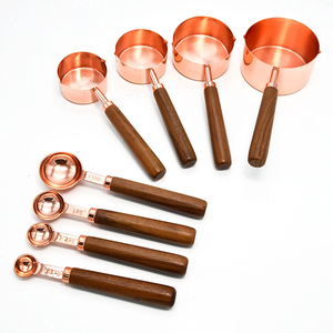 Juego de 8 Utensilios de <span class=keywords><strong>Cocina</strong></span> de Acero Inoxidable Ecológicos con Mango de Madera, Tazas Medidoras para Té, Café y Líquidos, y Cuchara - Product Image 2