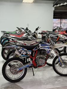 Motocicleta Todoterreno de 250cc de Segunda Mano, a Gasolina. Amortiguadores Ajustables Delanteros/Traseros con Bolsas de Aire Rápidas para Vehículos, Velocidad de 120 km/h - Product Image 3