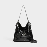 Sac bandoulière Niche-design clouté style motard, Nouveautés Automne 2026, spacieux, tendance, avec fermeture éclair, en polyester, élégant, pour les trajets quotidiens