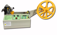 Machine de découpe automatique à micro-ordinateur haute vitesse (110 pièces/min) pour rubans chauds et froids, idéale pour les bandes élastiques, les fermetures éclair et les sangles en nylon