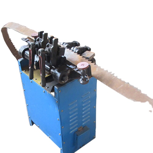 Станок для соединения полотна ленточной пилы