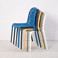 Chaise de salle à manger moderne en gros, robuste, en PP, pour extérieur, avec dossier bulle, en résine, fibre plastique, empilable