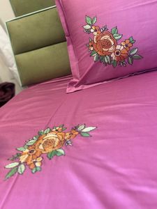 Cubrecama de Algodón con Bordado Floral, Color Rosa, Ligero, Transpirable, Tela Suave, Hecho en India, Pedido Personalizado - Product Image 5