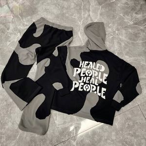 Conjunto de Sudadera Corta con Cremallera y Pantalones de Chándal Estilo Urbano Vintage Personalizado, con Bordado de Parches Desgastados, Efecto Deslavado por el Sol y Lavado Ácido - Product Image 1