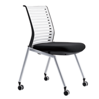 Chaise de formation moderne à dossier côtelé avec roulettes, chaise de séminaire mobile empilable pour espaces d'apprentissage agiles