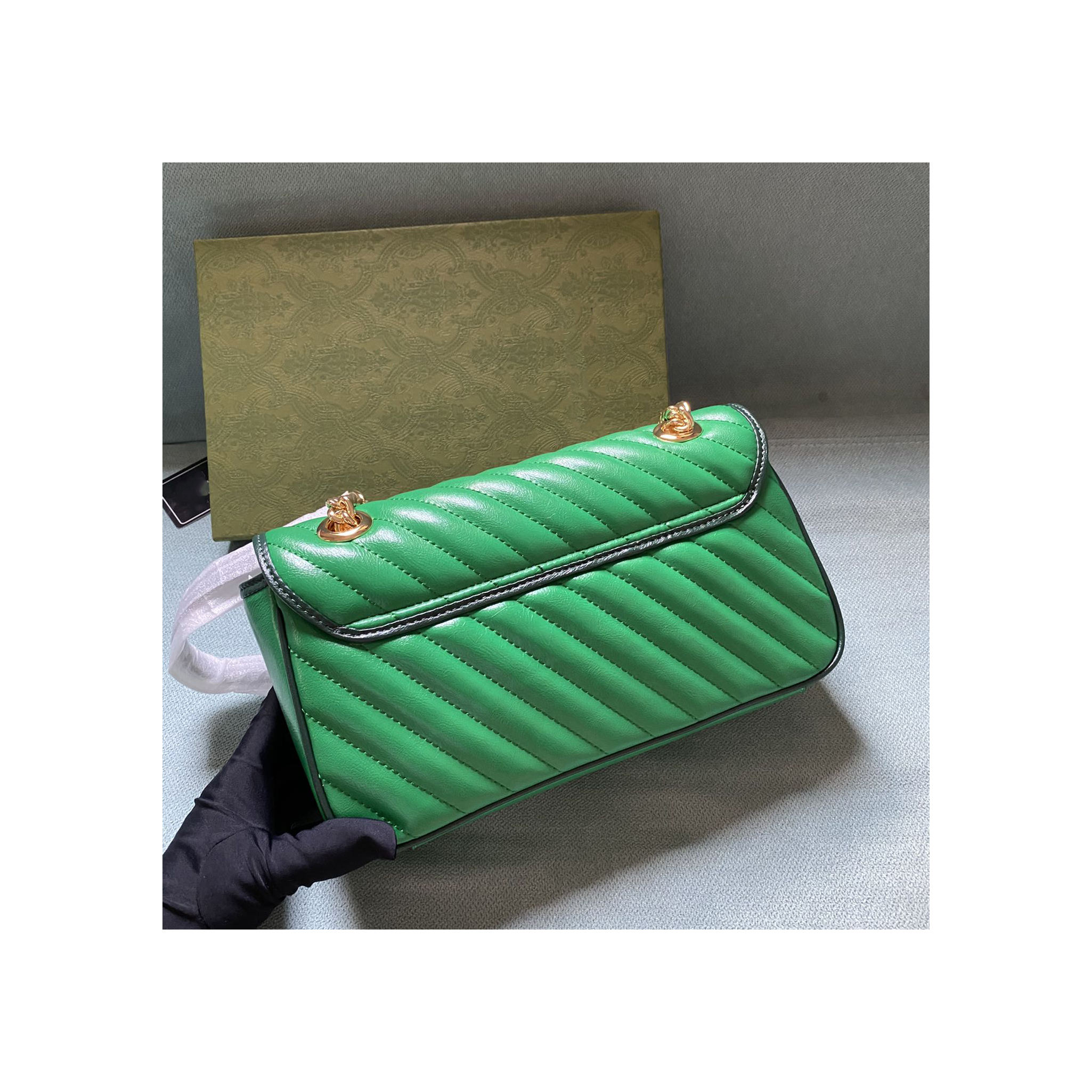 สีเขียว