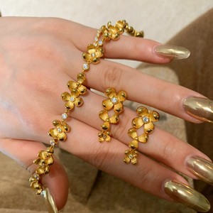 Flower Shape Zinc Alloy <b>Bracelet</b> And Earrings <b>Set</b> With Diamond Inlay For Party Jewelry - Product Image 1