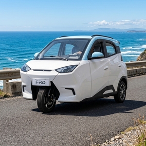 Tricycle <span class=keywords><strong>électrique</strong></span> fermé avec moteur <span class=keywords><strong>de</strong></span> 3000W, adapté aux déplacements sur <span class=keywords><strong>de</strong></span> courtes distances comme <span class=keywords><strong>moyen</strong></span> <span class=keywords><strong>de</strong></span> <span class=keywords><strong>transport</strong></span> - Product Image 1