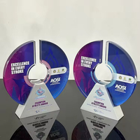 Trophée en cristal personnalisé avec plaque circulaire creuse et base métallique argentée pour récompenses de compétition et commémoration (vente en gros)