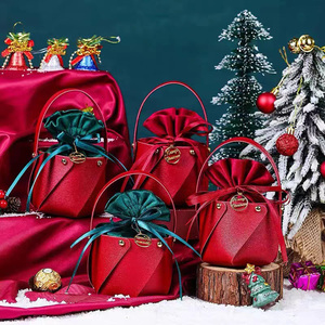 Boîte cadeau de Noël pour pommes, emballage créatif, petit sac cadeau pour bonbons, boîte cadeau pomme pour la veille de Noël - Product Image 1
