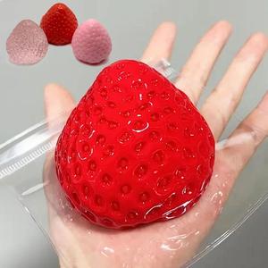 ของเล่นบีบสตรอว์เบอร์รีขนาดใหญ่ น่ารัก สีแดงชมพู ของเล่นบีบคลายเครียด ผลไม้พลาสติก ของเล่นนุ่มๆ ของขวัญวันเกิดสำหรับเด็กอายุ 5 ปีขึ้นไป - Product Image 1