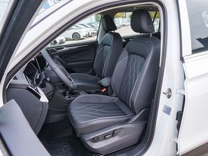 L-2025 뛰어난 모델 300 TSI 자동 2 륜 구동 세단 새로운 유로 VIR 18 가스/가솔린 왼쪽 스티어링 롱 텡 버전 - Product Image 3