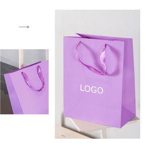 Sacs en papier personnalisables pour petites entreprises, avec estampage à chaud, sacs cadeaux en papier violet pour bébé, pour magasin de nouveautés - Product Image 2